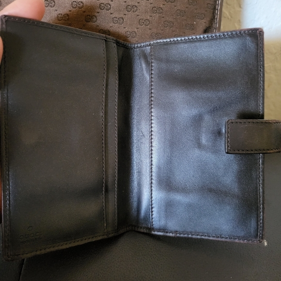 Gucci Brown Monogram Messenger Bag And Wallet - Picture 11 of 13